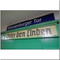 S-Bahn Brandenburger Tor 2016-09-22.jpg